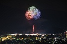 03 三色綺麗に開きました。花火は30分打ち上げられ、束の間例年の夏気分が味わえました。Canon EOS 5D Mark IV　Canon EF70〜200mmF4